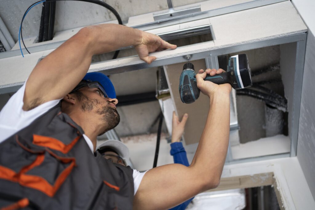 Gutter Damage and Clogging Signs